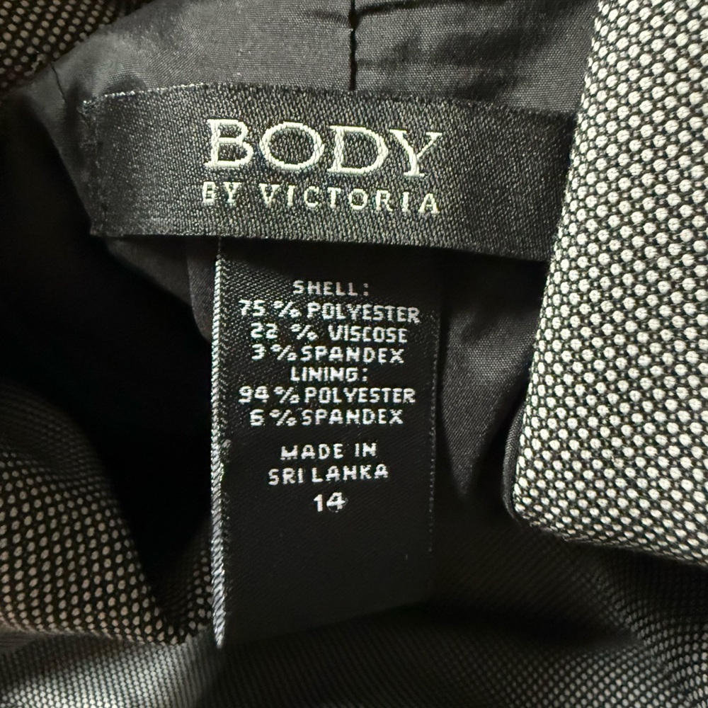 Body by Victoria Blazer - Picture 5 of 5